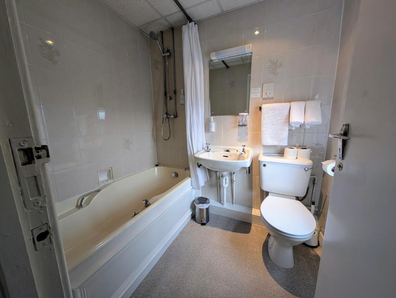 Graham Arms Inn Longtown Екстериор снимка